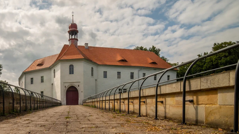 Zámek Vartenberk vstává z popela